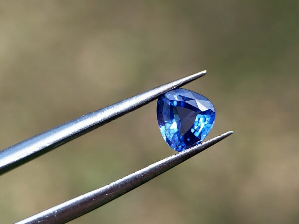 Cornflower Blue Sapphire 1.05ct Unheated VVS